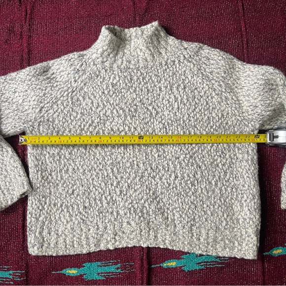 Vince Cropped Wool Cashmere Blend Sweater - Picture 8 of 8